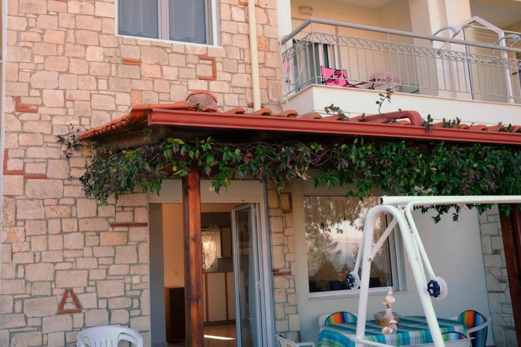 Petra'S House Villa Polychrono Bagian luar foto